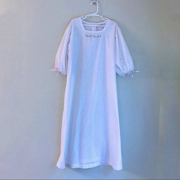 American Girl Vintage Elizabeth’s Nightgown - Picture 2 of 12